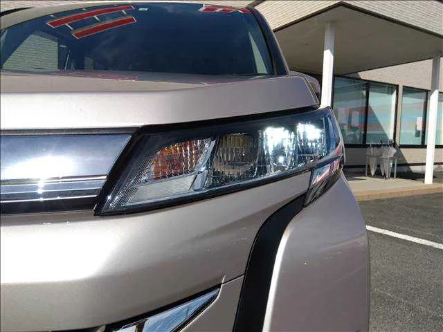 Toyota Noah Z 2022 — миниатюра 4