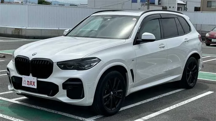 BMW X5 xDrive 40d M 2022 — фото 1, купить с доставкой в Москву