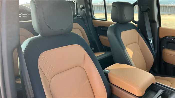 Land Rover Defender 110 X HSE D300 2023 — миниатюра 5