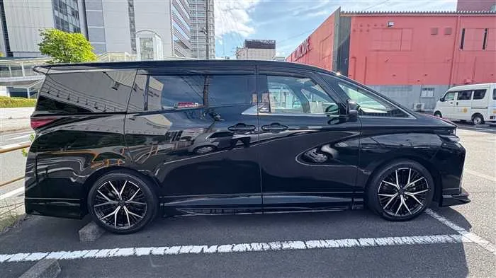 Toyota Vellfire Z 4WD 2023 — миниатюра 2