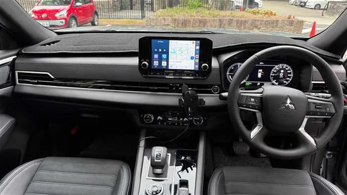Mitsubishi OUTLANDER PHEV 2023 — миниатюра 5