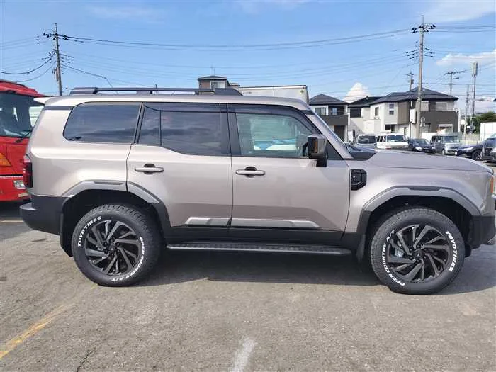 Toyota Land Cruiser VX MODELLISTA options 2025 — миниатюра 4