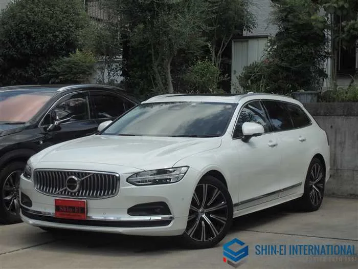 Volvo V90 Ultimate B5/Panoramic SR 2023 — фото 1, купить с доставкой в Москву