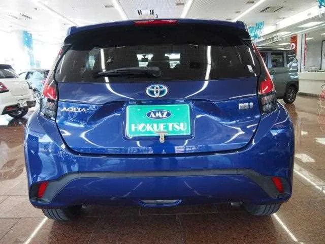 Toyota AQUA 2022 — миниатюра 2