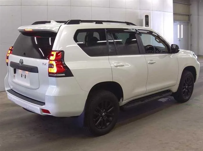 Toyota Land Cruiser Prado TX-L MAT BLACK SUNROOF 7-SEATS 2023 — миниатюра 4