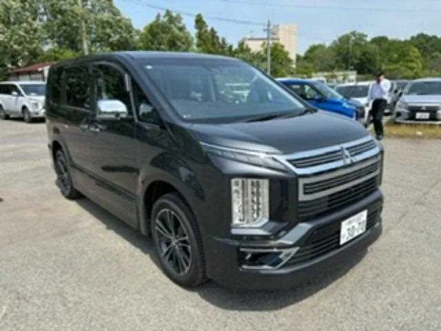 Mitsubishi Delica D:5 2024 — миниатюра 2