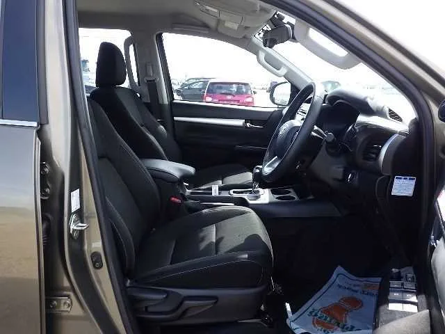 Toyota Hilux 4 2023 — миниатюра 3