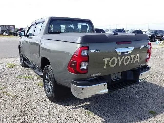 Toyota Hilux 4 2023 — миниатюра 5