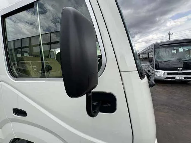 Toyota Coaster 2024 — миниатюра 4
