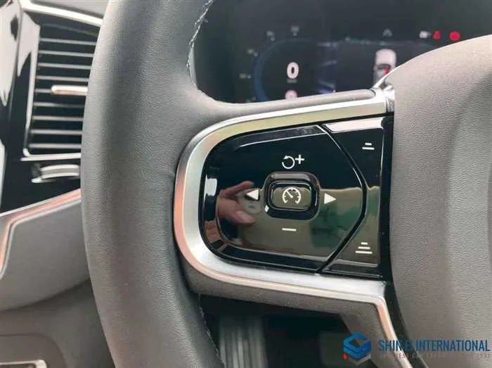 Volvo XC90 Recharge Ultimate T8 AWD Plug-In Hybrid 4WD/SR 2023 — миниатюра 4