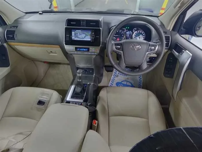 Toyota Land Cruiser Prado TX-L MODELISTA SUNROOF 7-SEATS 2022 — миниатюра 5