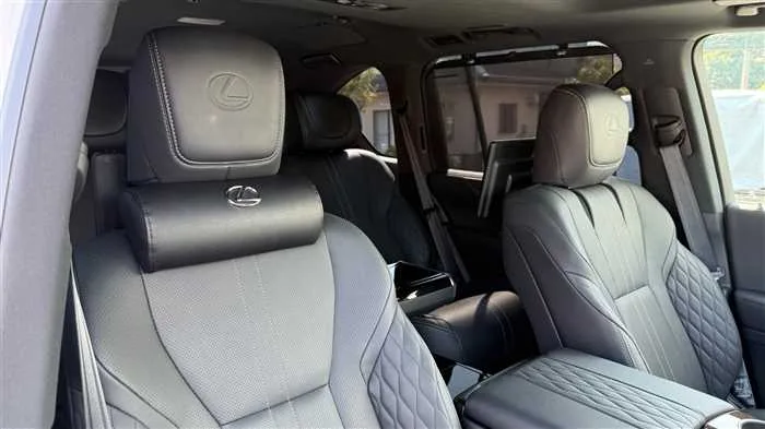 Lexus LX 600 2023 — миниатюра 5