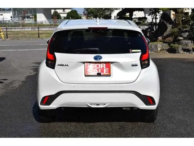 Toyota AQUA 2022 — миниатюра 2