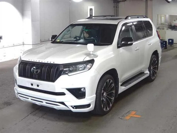 Toyota Land Cruiser Prado TX-L MAT BLACK SUNROOF 7-SEATS 2023 — миниатюра 2