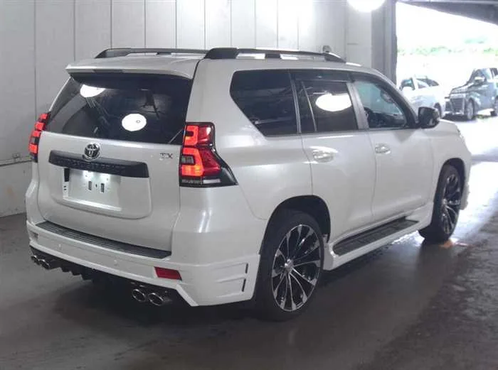 Toyota Land Cruiser Prado TX-L MAT BLACK SUNROOF 7-SEATS 2023 — миниатюра 4