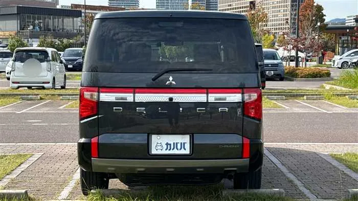 Mitsubishi Delica D:5 2024 — миниатюра 4