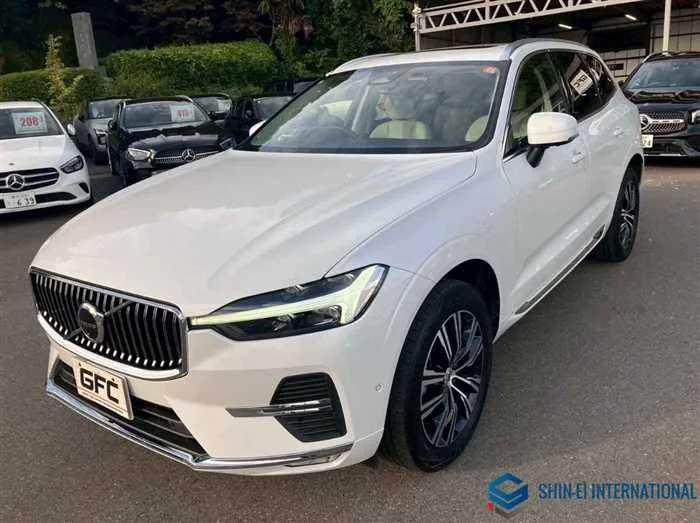 Volvo XC60 B5 AWD Inscription 4WD/Panoramic SR 2022 — фото 1, купить с доставкой в Москву