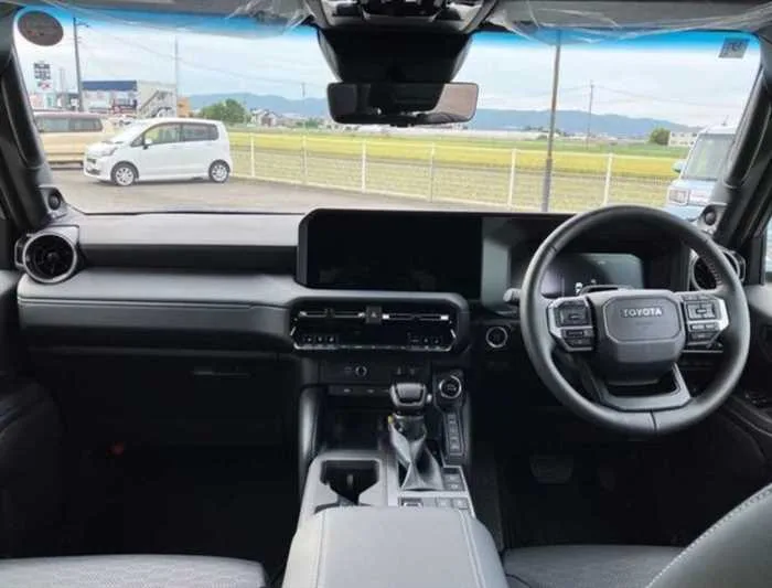 Toyota Land Cruiser 250 VX MODELISTA DIESEL 7-SEATS 2024 — миниатюра 2