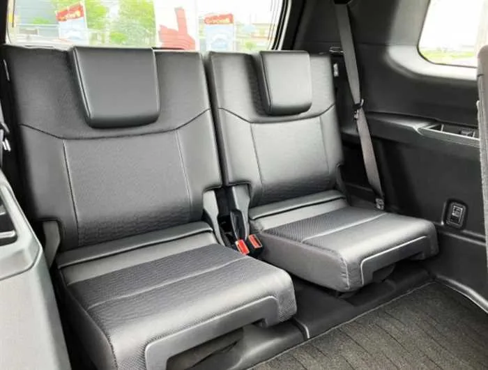 Toyota Land Cruiser 250 VX MODELISTA DIESEL 7-SEATS 2024 — миниатюра 3