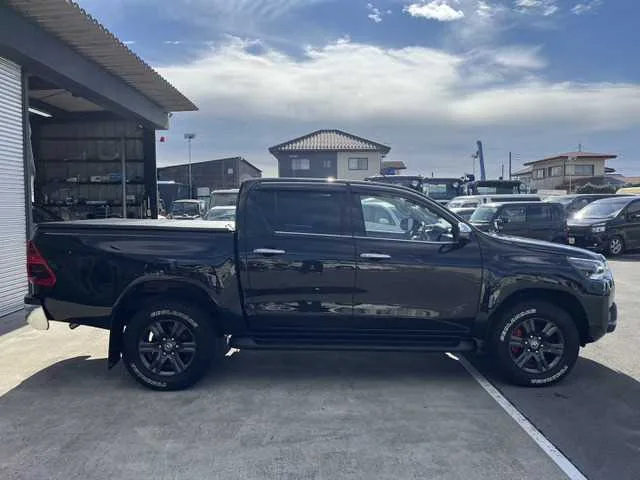 Toyota Hilux 2022 — миниатюра 3