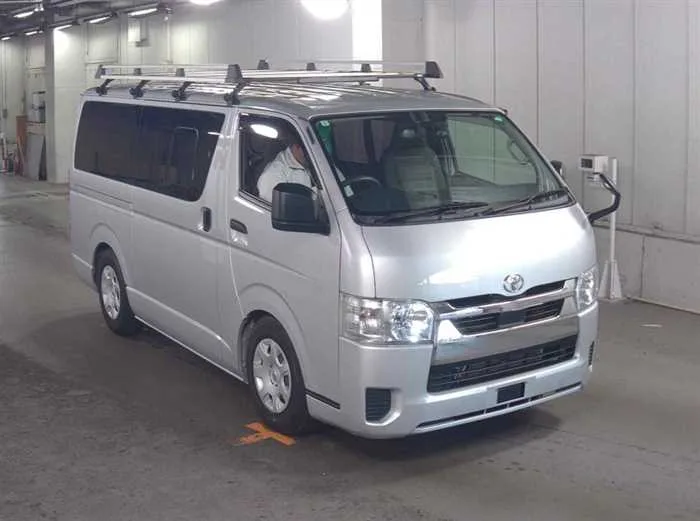 Toyota Hiace Van LONG DX GL PACKAGE 2022 — фото 1, купить с доставкой в Москву