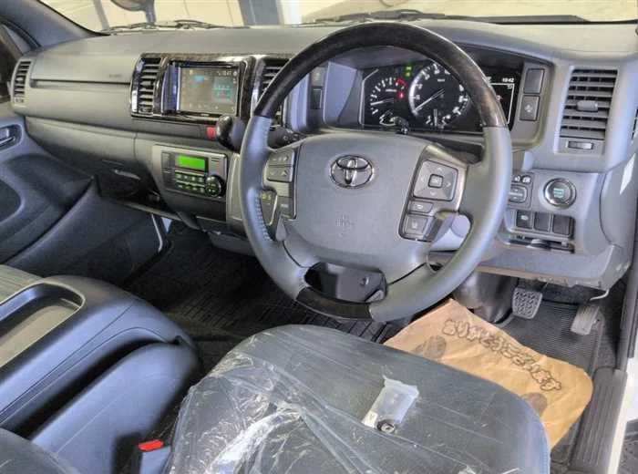 Toyota HIACE VAN LONG SUPER GL DARK PRIME 2 2025 — миниатюра 2