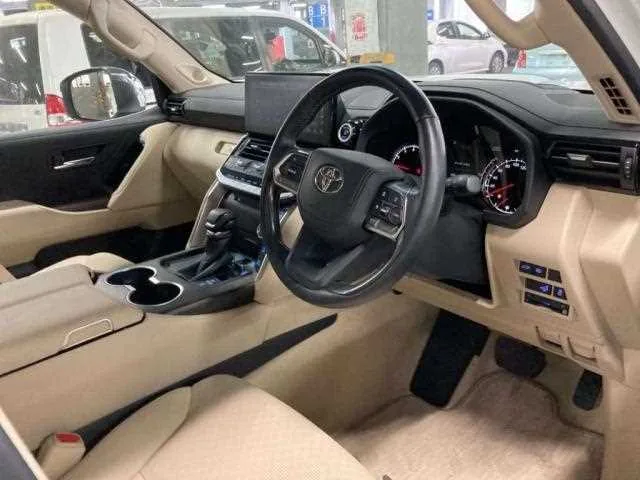 Toyota Land Cruiser 2023 — миниатюра 3