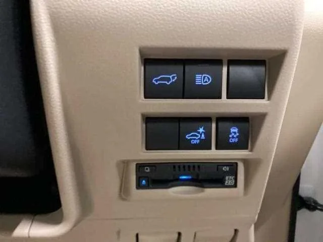 Toyota Land Cruiser 2023 — миниатюра 4