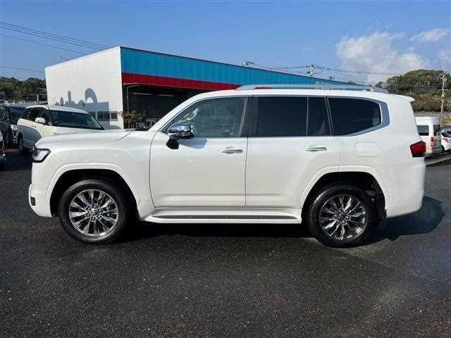 Toyota Land Cruiser 2023 — миниатюра 3