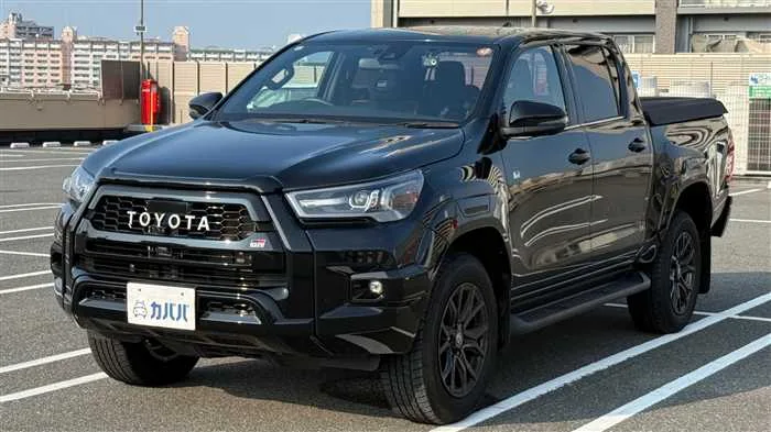 Toyota Hilux Z GR 2023 — фото 1, купить с доставкой в Москву