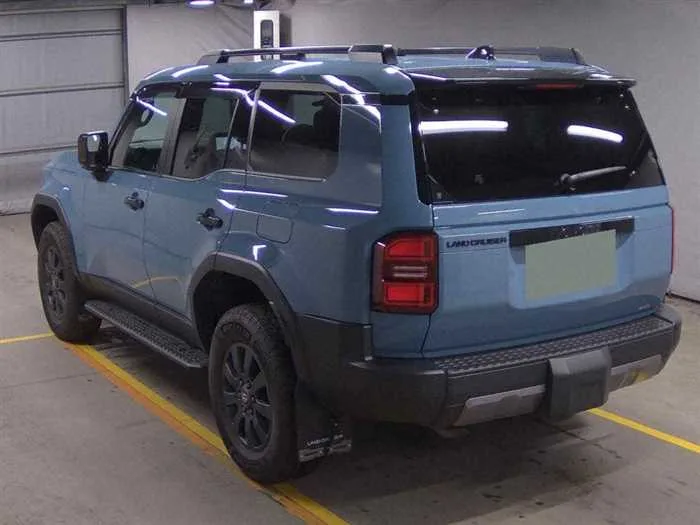 Toyota Land Cruiser 250 ZX DIESEL 7-SEATS 2024 — миниатюра 3