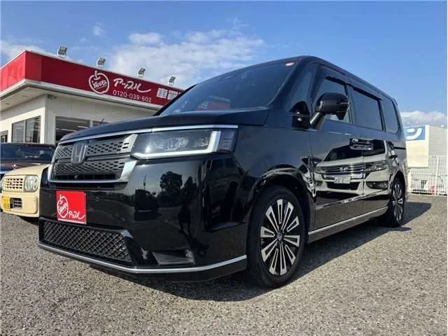 Honda Step WGN e:HEVSpadaPremium 2022 — фото 1, купить с доставкой в Москву