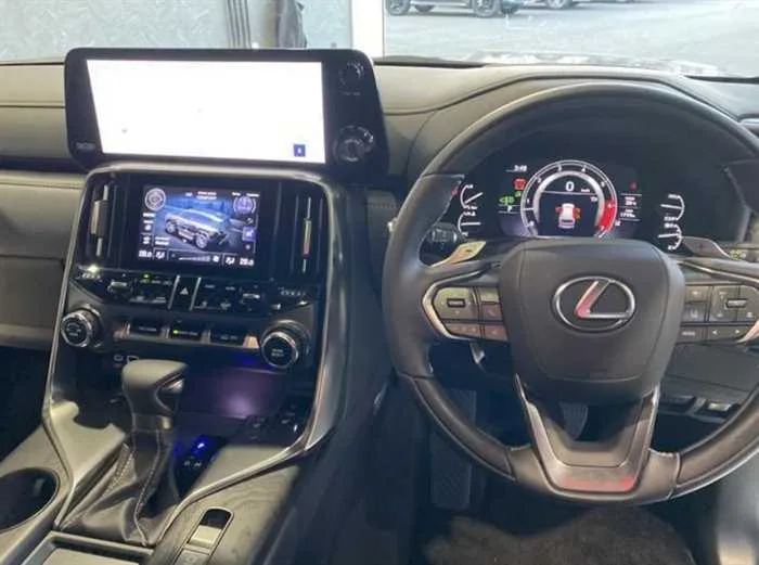 Lexus LX LX600 *MODELISTA*MARK LEVINSON*REAR ENTERTAINMENT* 2024 — миниатюра 3