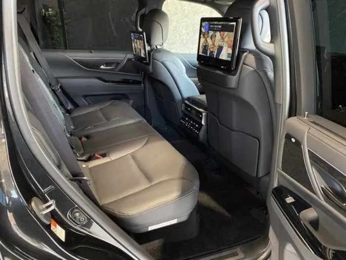 Lexus LX LX600 *MODELISTA*MARK LEVINSON*REAR ENTERTAINMENT* 2024 — миниатюра 5