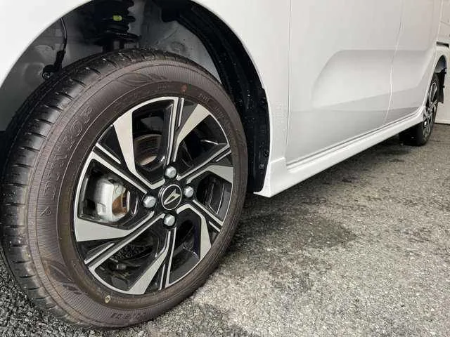 Daihatsu Tanto Custom 2024 — миниатюра 5
