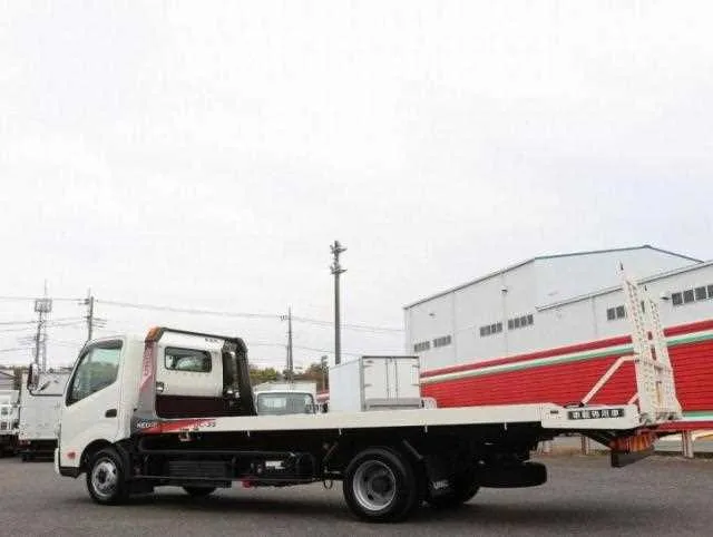 Hino Dutro 2023 — миниатюра 3