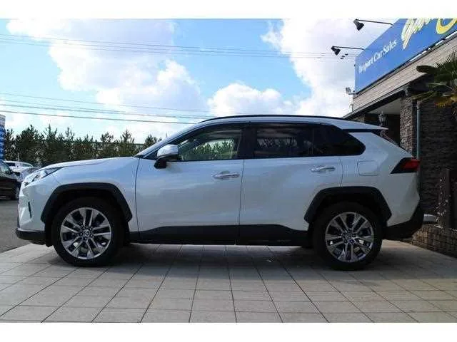 Toyota RAV4 2023 — миниатюра 3