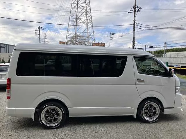Toyota Hiace Wagon 2024 — миниатюра 3
