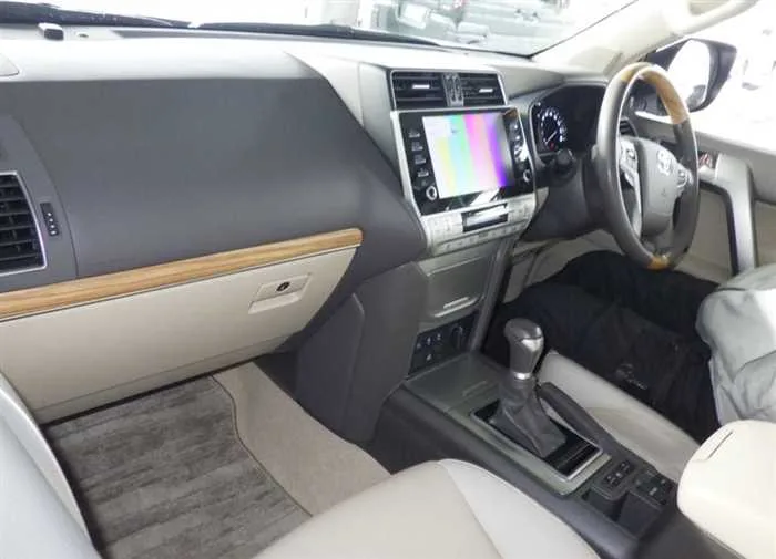 Toyota Land Cruiser Prado 2023 — миниатюра 2