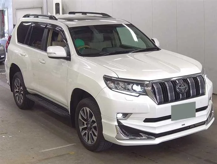 Toyota Land Cruiser Prado 2023 — фото 1, купить с доставкой в Москву