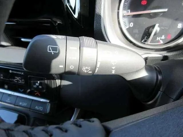 Suzuki LANDY 2022 — миниатюра 3