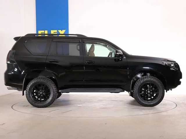 Toyota Land Cruiser Prado 2022 — миниатюра 2
