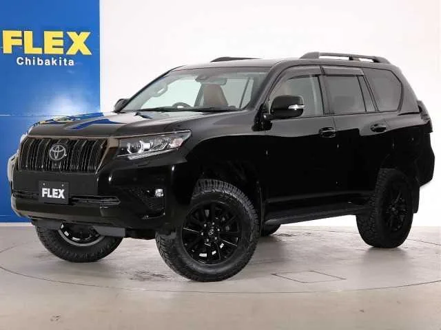 Toyota Land Cruiser Prado 2022 — фото 1, купить с доставкой в Москву