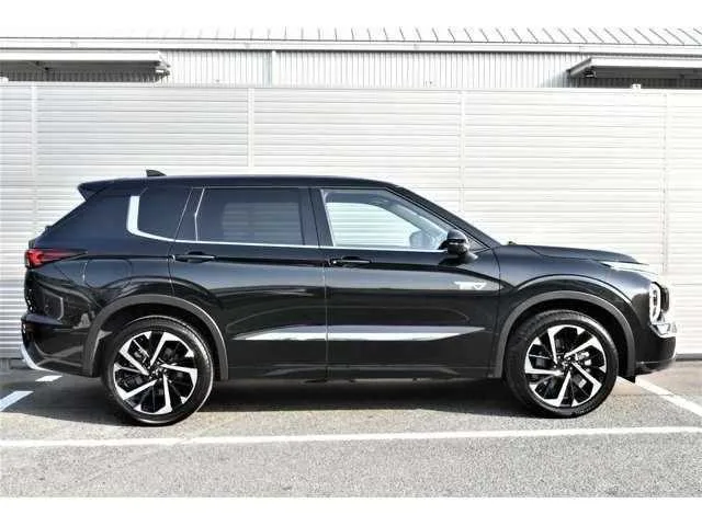 Mitsubishi Outlander 2024 — миниатюра 4
