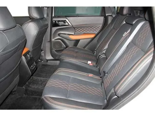 Mitsubishi Outlander 2022 — миниатюра 2