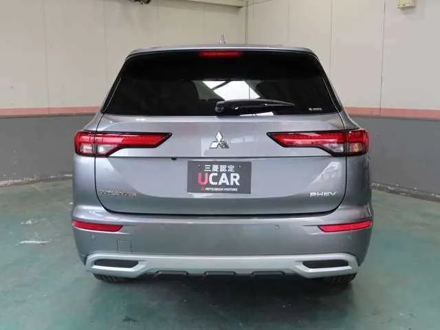 Mitsubishi Outlander 2023 — миниатюра 3
