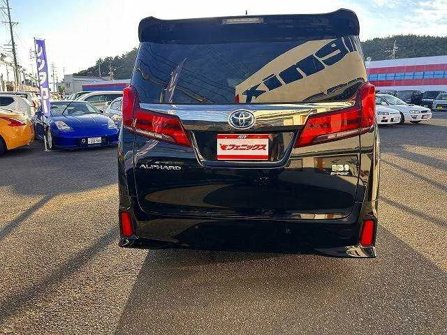 Toyota Alphard 2022 — миниатюра 3