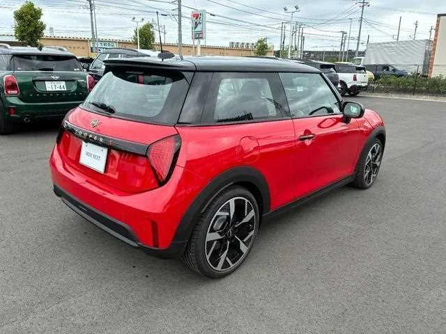 BMW MINI 2025 — миниатюра 5