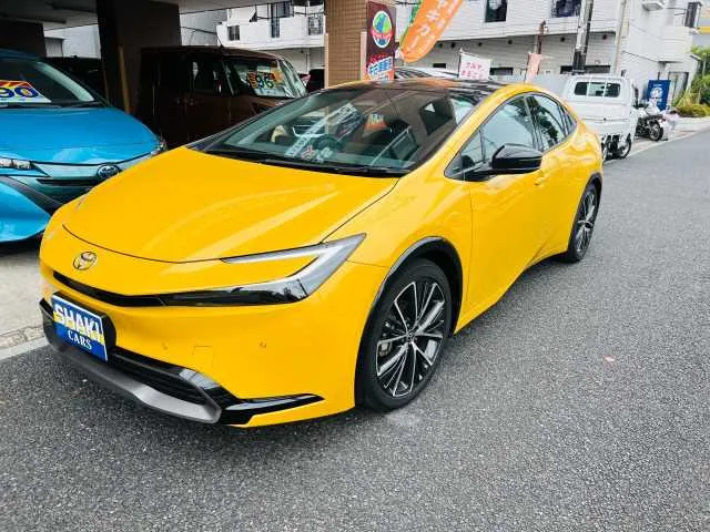 Toyota Prius 2023 — фото 1, купить с доставкой в Москву