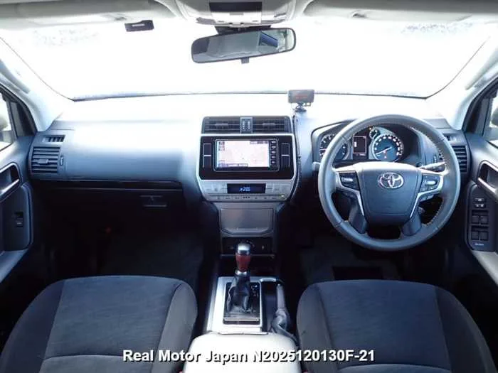 Toyota Land Cruiser Prado 2.7 TX 7 SEATS ONLY 17,000 KMBACK CAMERANAVI,CD 2023 — миниатюра 5